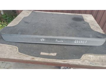 Накладка бампера задня TOYOTA AURIS 06-12