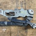 41007270884 | Петля капоту права BMW 5 SERIES (F10) 11-13 - Прев'ю 2
