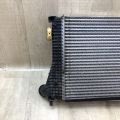 5C0-145-803-F | Радиатор интеркулера VOLKSWAGEN BEETLE 11-19 - Превью 6