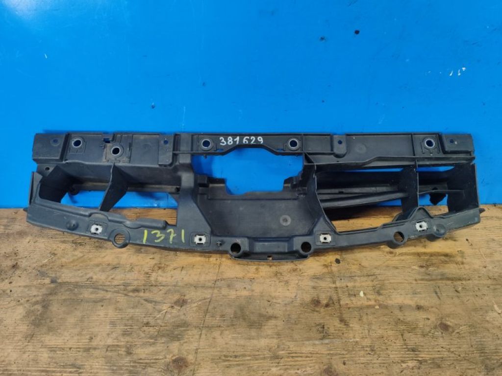 68292240AA | Кронштейн/крепление радиатора CHRYSLER PACIFICA 16-20