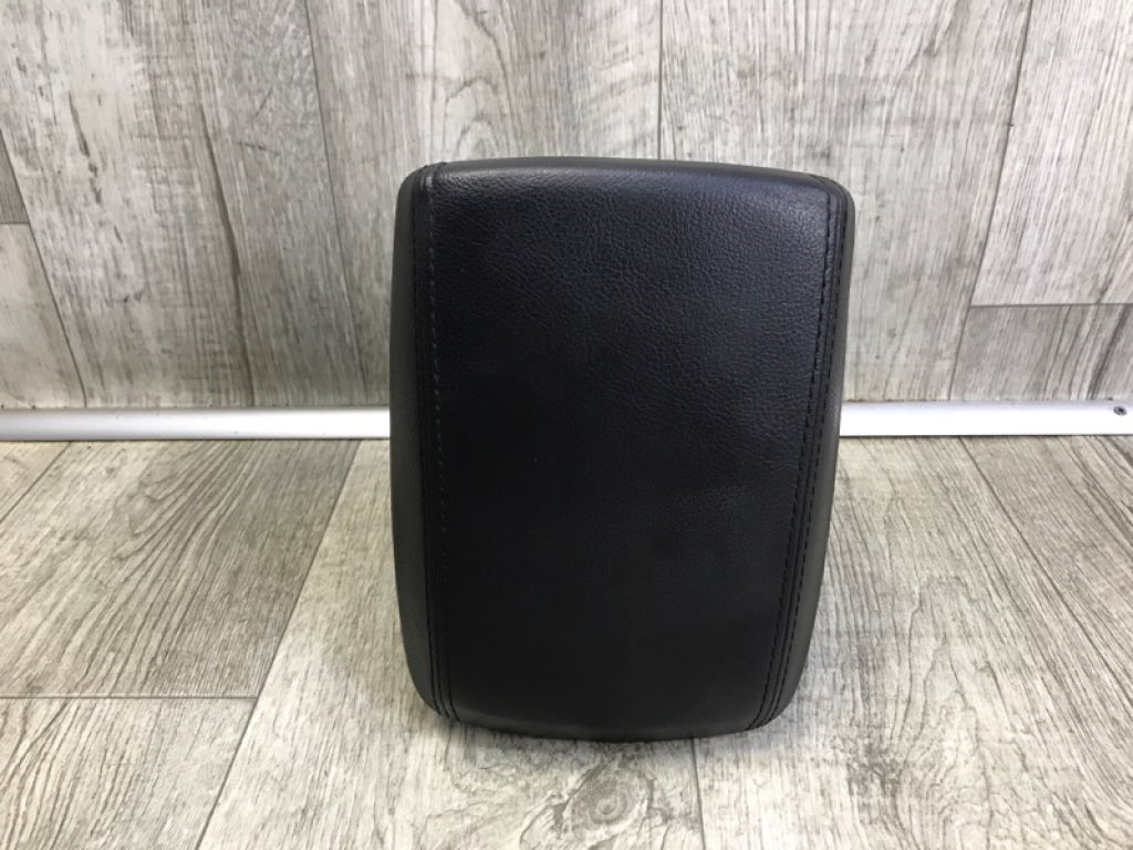 F1EZ-5806024-CB | Підлокітник FORD FOCUS 10-18