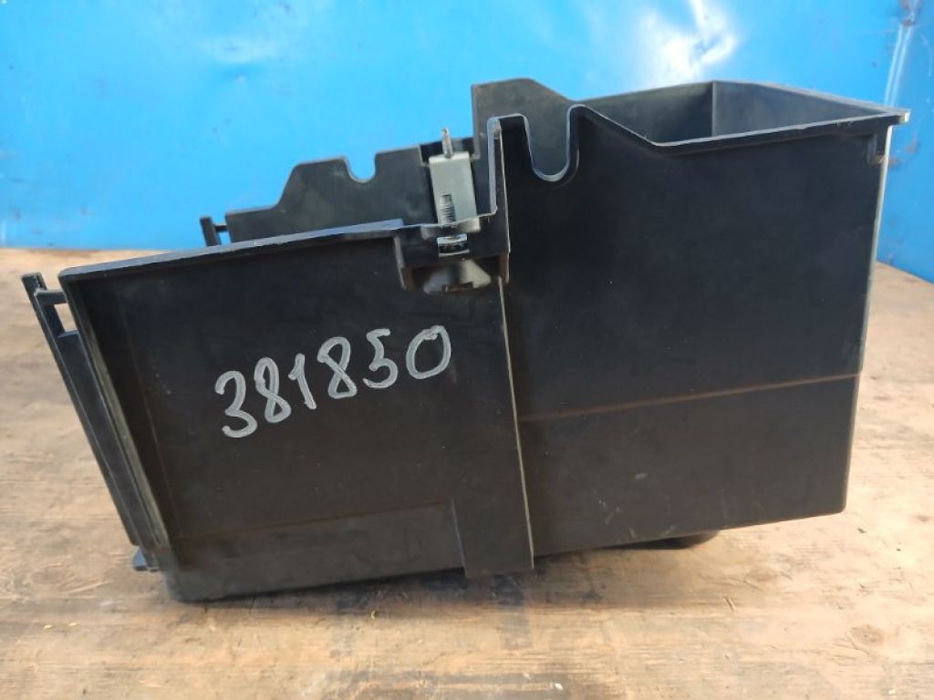 CV61-10732-AE | Полиця акумулятора FORD ESCAPE 12-19 - Фото 2