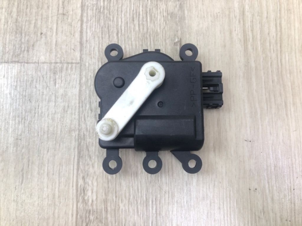 KD47-61-A60 | Моторчик заслінки пічки MAZDA CX-5 (KF) 21-25