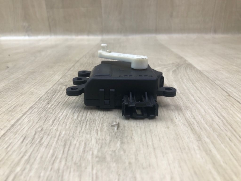 KD47-61-A60 | Моторчик заслінки пічки MAZDA CX-5 (KF) 21-25 - Фото 4