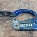GJ5Z-16797-A | Петля капоту ліва FORD ESCAPE 12-19