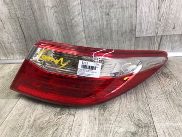 Ліхтар зовнішній задній правий TOYOTA CAMRY 55 14-17