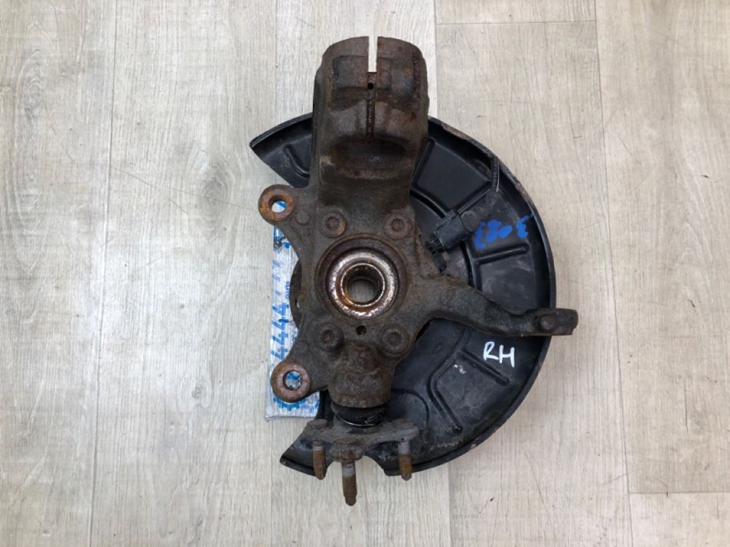 561-407-256 | Кулак поворотний передній правий VOLKSWAGEN BEETLE 11-19