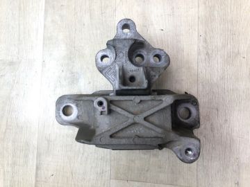 Подушка двигуна права FORD ESCAPE 19 -