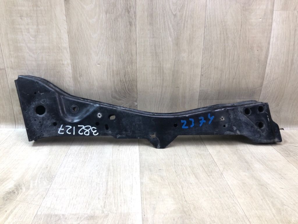 LX6Z-7810125-Z | Кронштейн/крепление балки подвески переднее левое FORD ESCAPE 19 -