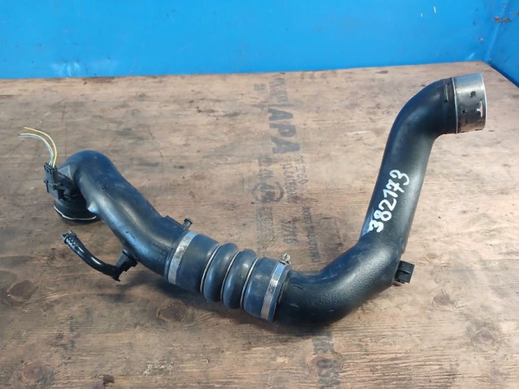 13717582314 | Патрубок інтеркулера BMW 5 SERIES (F10) 11-13