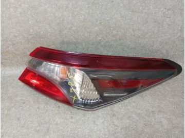 Ліхтар зовнішній правий TOYOTA CAMRY 70 17-