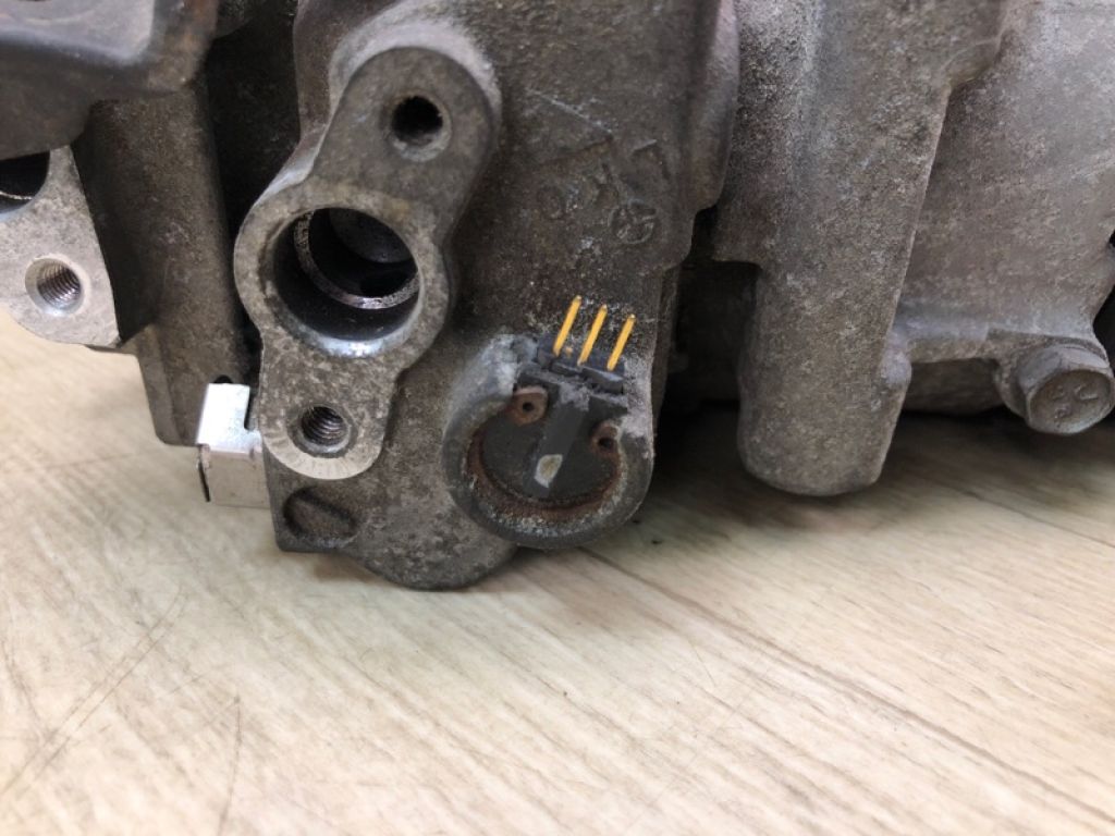 73111AJ000 | Компресор кондиціонера SUBARU OUTBACK 09-14 BR - Фото 2