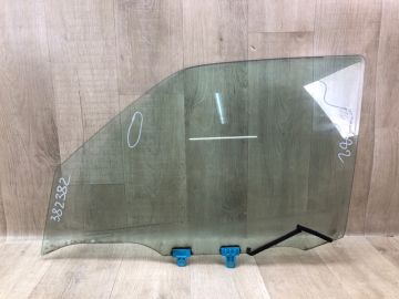 Скло дверей переднє ліве NISSAN JUKE 10-19