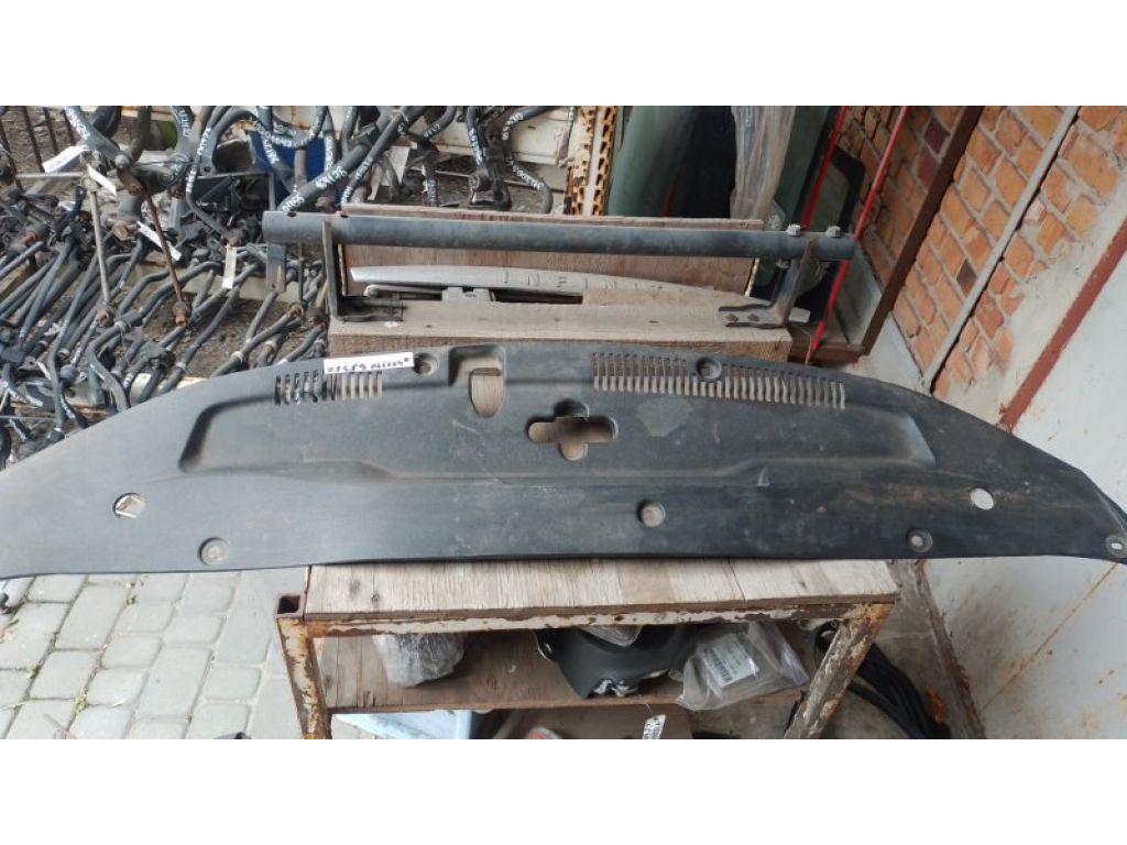 53295-30090 | Накладка замка капота LEXUS GS350 GS300 05-11