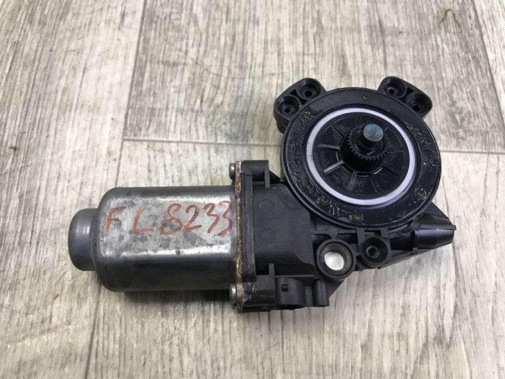 82450-0U000 | Моторчик склопідйомника передній лівий HYUNDAI ACCENT RB 10-