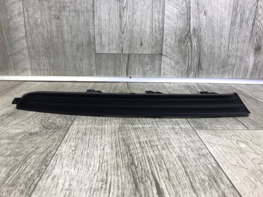KB8A-50-C21E | Заглушка протитуманних фар ліва MAZDA CX-5 (KF) 16-21
