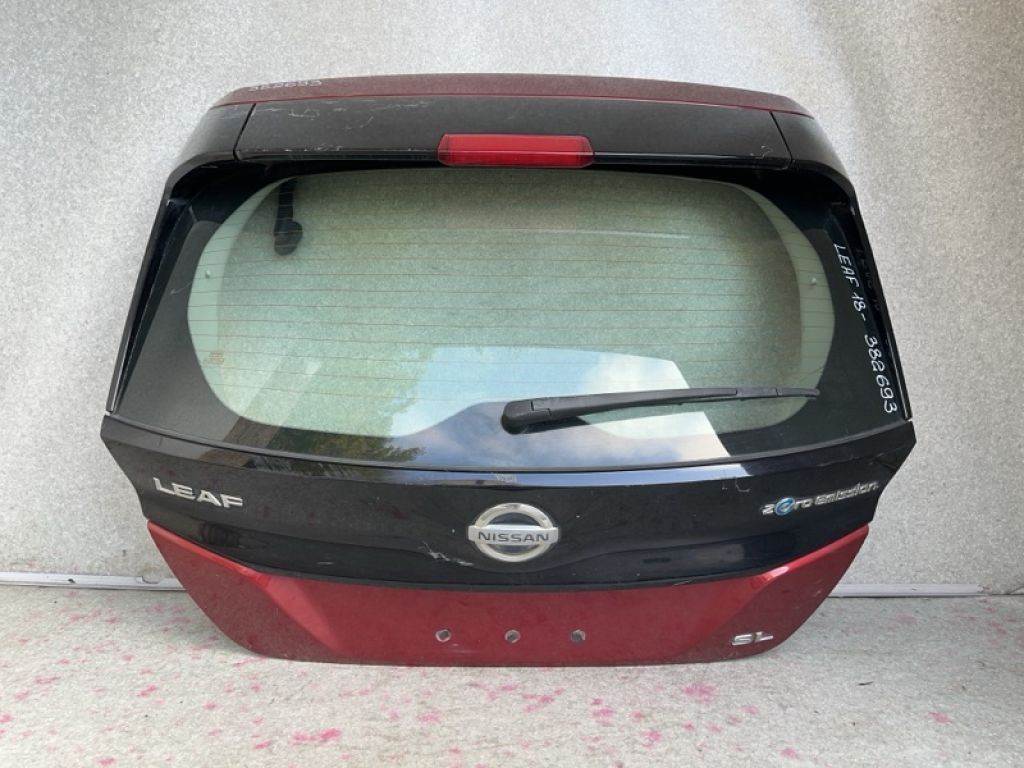 K0100-5SHMB | Кришка багажника NISSAN LEAF 18-