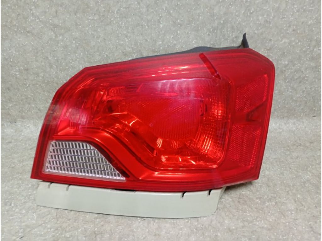 84247727 | Ліхтар зовнішній правий CHEVROLET IMPALA 14-20