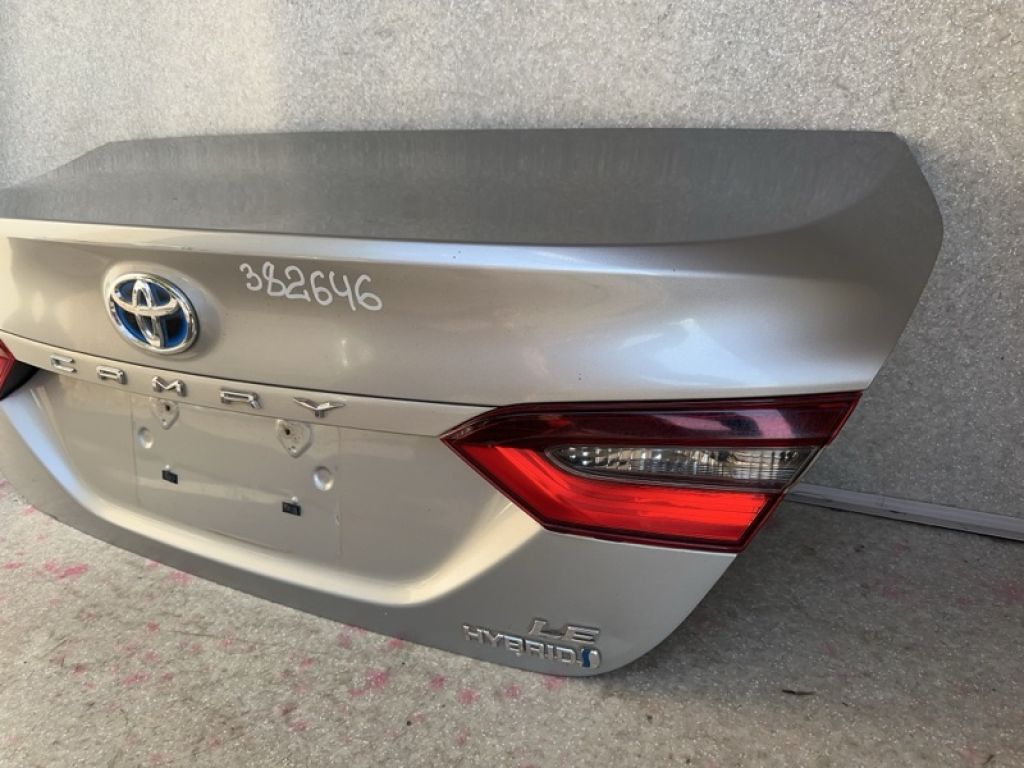 6440106E00 | Кришка багажника TOYOTA CAMRY 70 17- - Фото 4