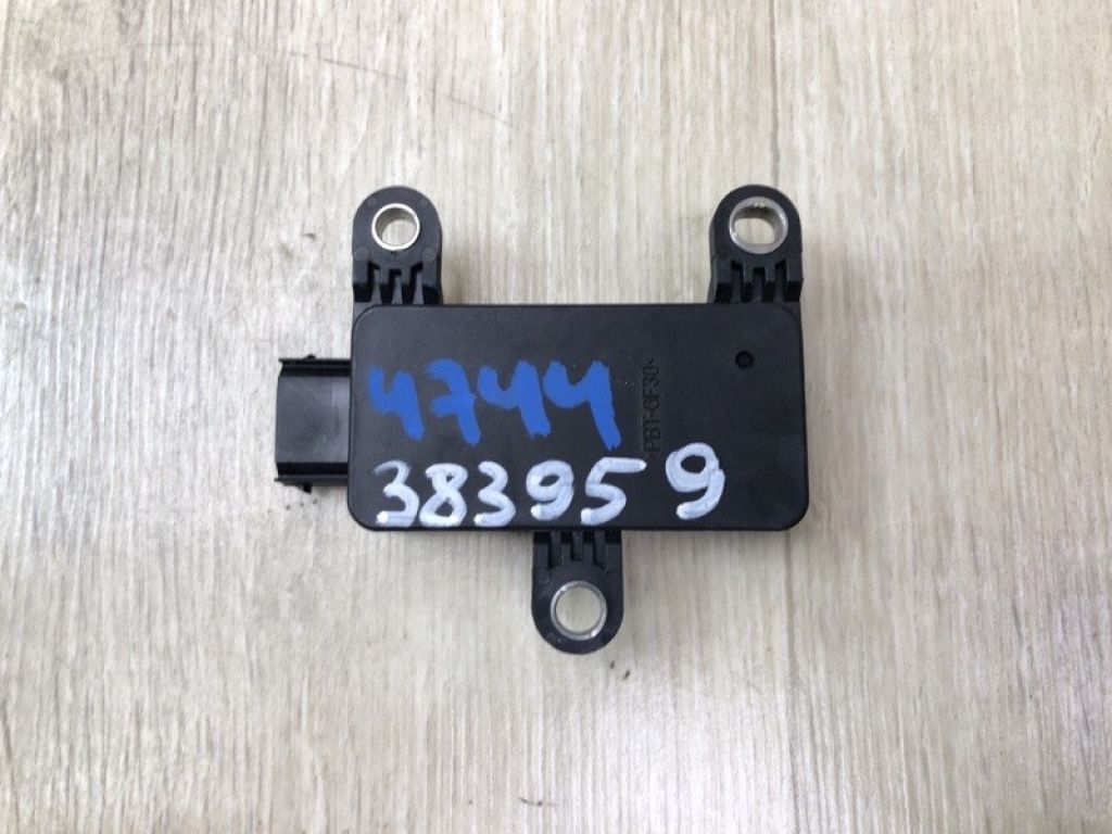 95690-3V100 | Датчик ESP HYUNDAI VELOSTER 11-18 - Фото 4