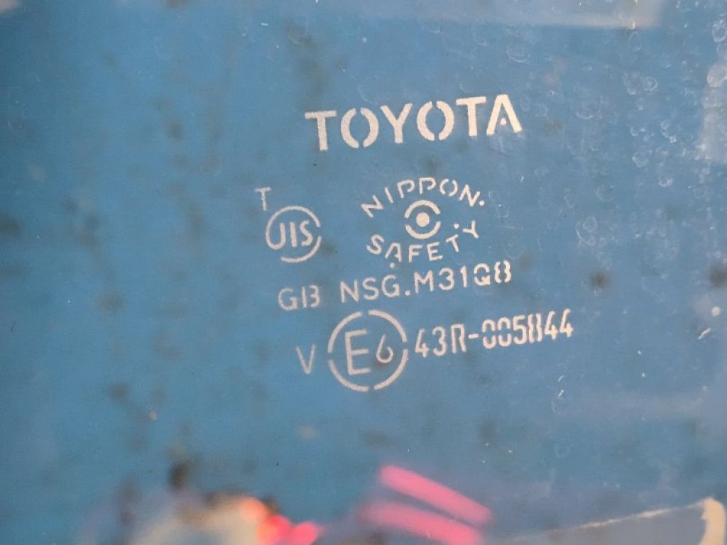 68104-47080 | Скло дверей заднє ліве TOYOTA PRIUS PLUS 11-14 - Фото 3