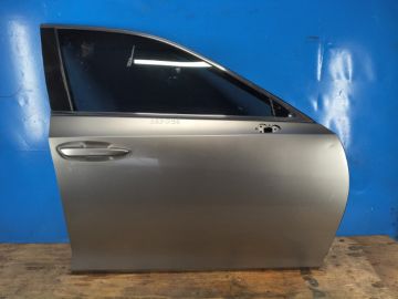 Двері передні праві LEXUS ES 18-