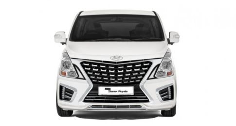 Компания Hyundai Motor начала испытывать новый универсал и представила обновленный минивэн