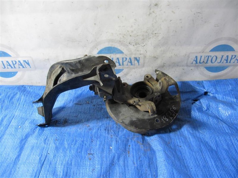 Кулак поворотний передній лівий NISSAN PRIMERA P-11 96-01 40011-2J500 — 3