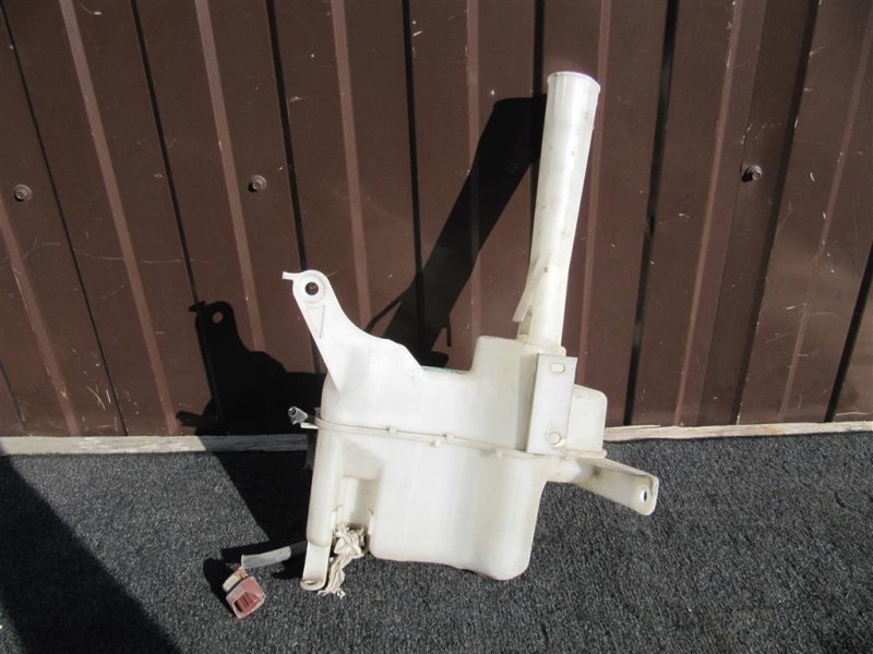 Бачок омивача LEXUS GS300 97-05 — 4