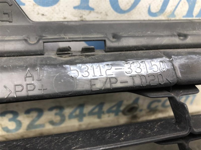 Решітка переднього бампера LEXUS ES350 12-18 53112-33150 — 3