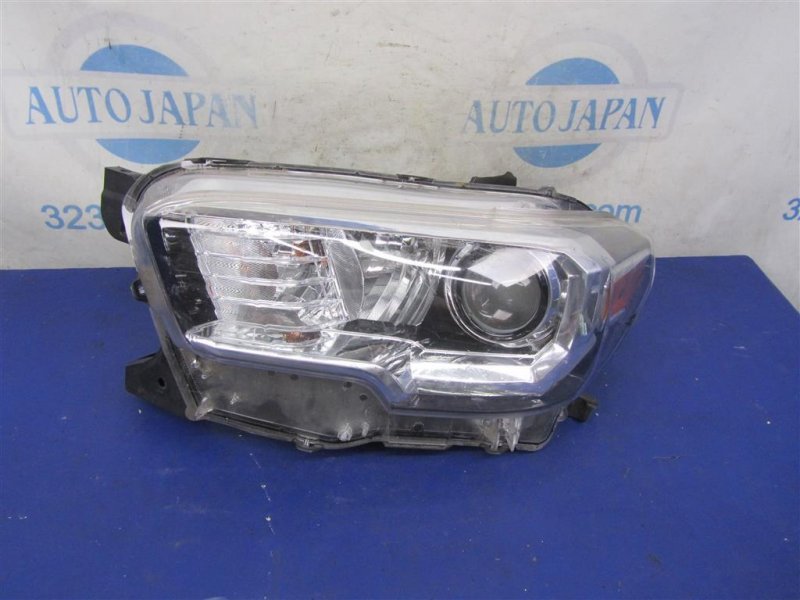 Фара передня ліва TOYOTA TACOMA 15- 81150-04250