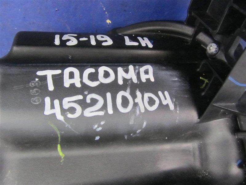 Фара передня ліва TOYOTA TACOMA 15- 81150-04250 — 2