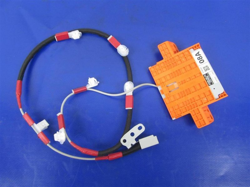 Антена LEXUS CT200 11-17 86860-76010 — 3
