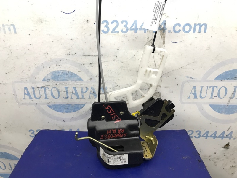 Замок двері задній правий KIA SPORTAGE KM 04-10 814201F010