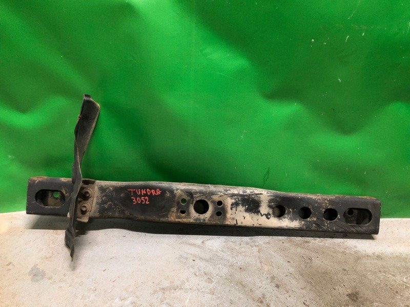 Балка під КПП TOYOTA TUNDRA 07-13 51203-0C040