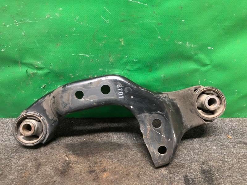 Кронштейн/кріплення редуктора переднє праве NISSAN PATHFINDER R50 96-04 54730-0W002
