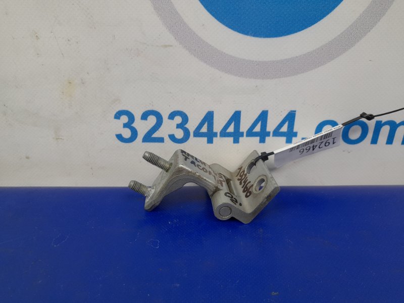 Петля двері нижня задня ліва TOYOTA TACOMA 95-04 68770-35040 — 2