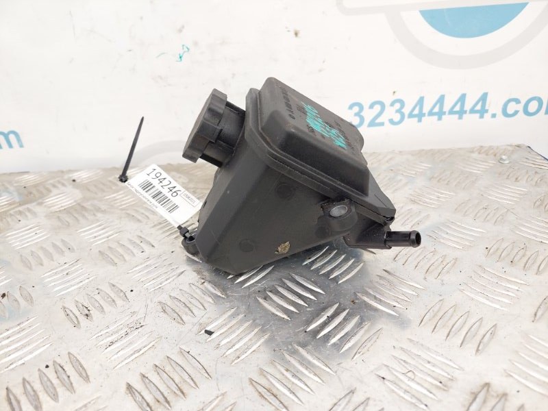Бачок гідропідсилювача керма MERCEDES R-CLASS W251 05-13 A 000 460 28 83 — 5
