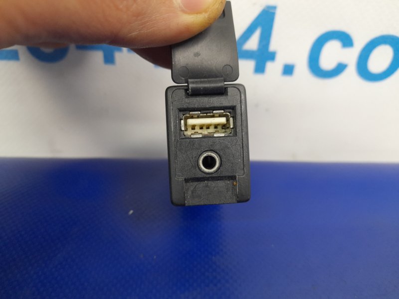 USB адаптер LEXUS IS250/350 05-13 86190-53040 — 3