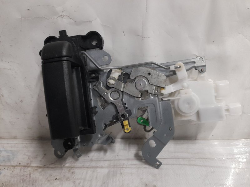 Ручка дверей внутрішня задня права MAZDA 5 CR 05-10 C235-72-330C02