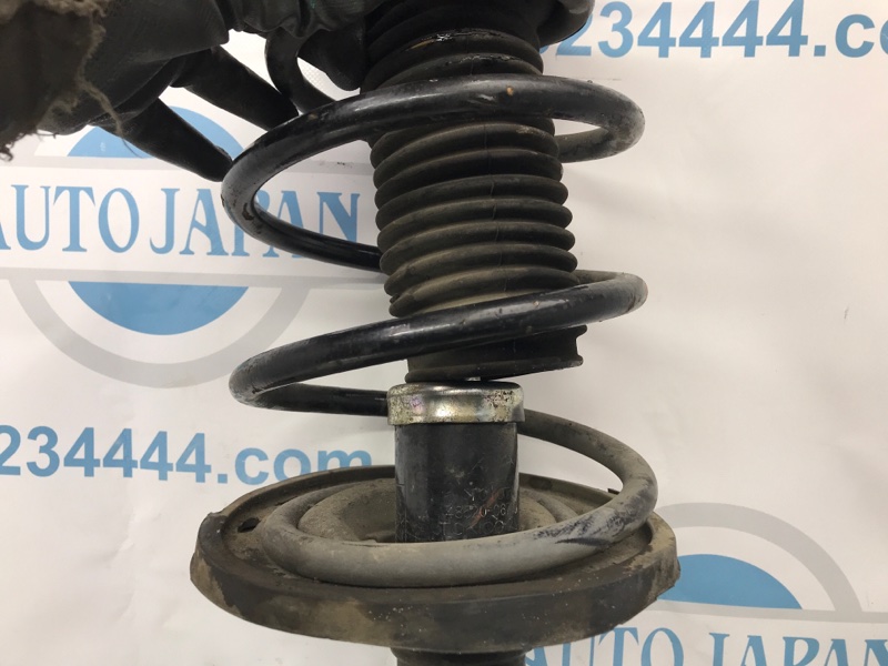 Амортизатор передній лівий TOYOTA CAMRY 50 12-15 48520-09841 — 3