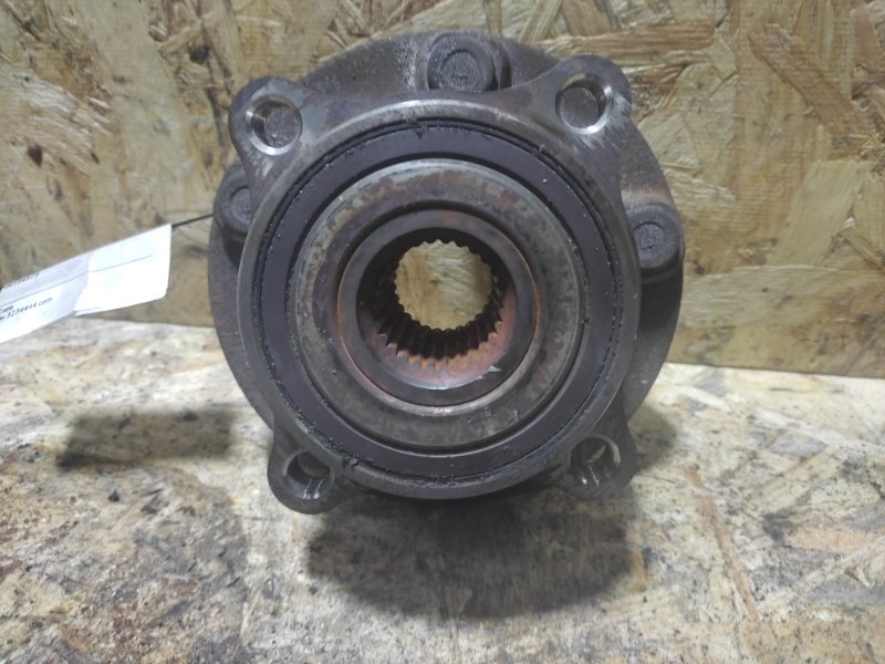 Маточина колеса передня ліва MITSUBISHI GRANDIS 03-11 MR594979 — 2