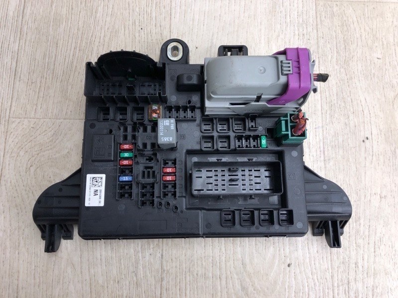Блок запобіжників салон CADILLAC XTS 13-17 20914308