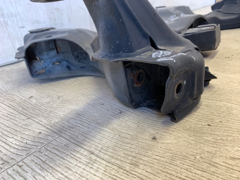 Балка передньої підвіски HYUNDAI TUCSON LM 09-15 62405-2S610 — 5