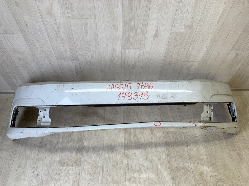 Бампер передній VOLKSWAGEN PASSAT B8 14- 561 807 217 D GRU — 2