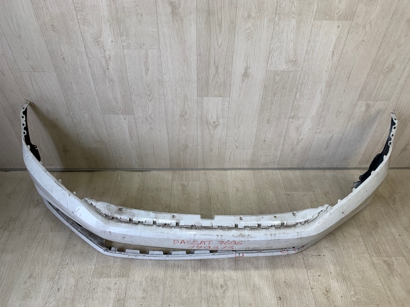 Бампер передній VOLKSWAGEN PASSAT B8 14- 561 807 217 D GRU — 3