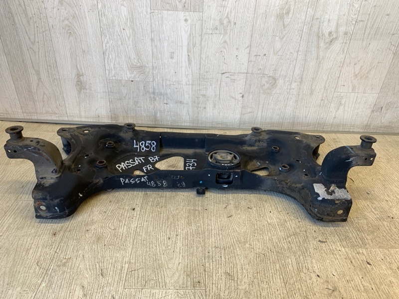 Балка передньої підвіски VOLKSWAGEN PASSAT B7 11-15 5C0 199 313 N — 2