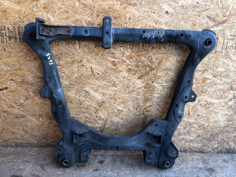 Балка передньої підвіски TOYOTA AVALON 05-12 51100-06050