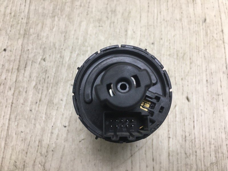 Блок керування освітленням VOLKSWAGEN JETTA USA 18- 5G1 941 431 E — 4