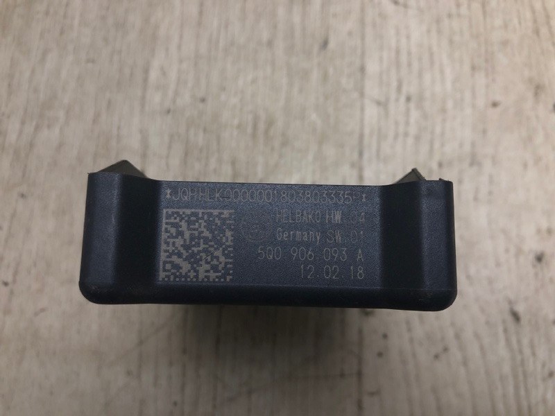Блок електронний VOLKSWAGEN JETTA USA 18- 5Q0 906 093 A — 3